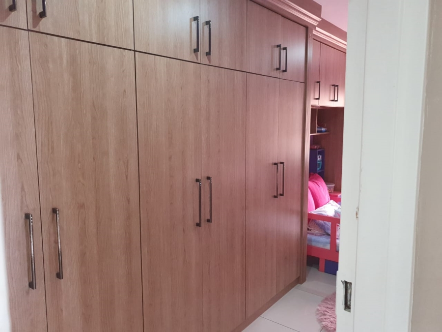 4 Bedroom Property for Sale in Amanzimtoti KwaZulu-Natal