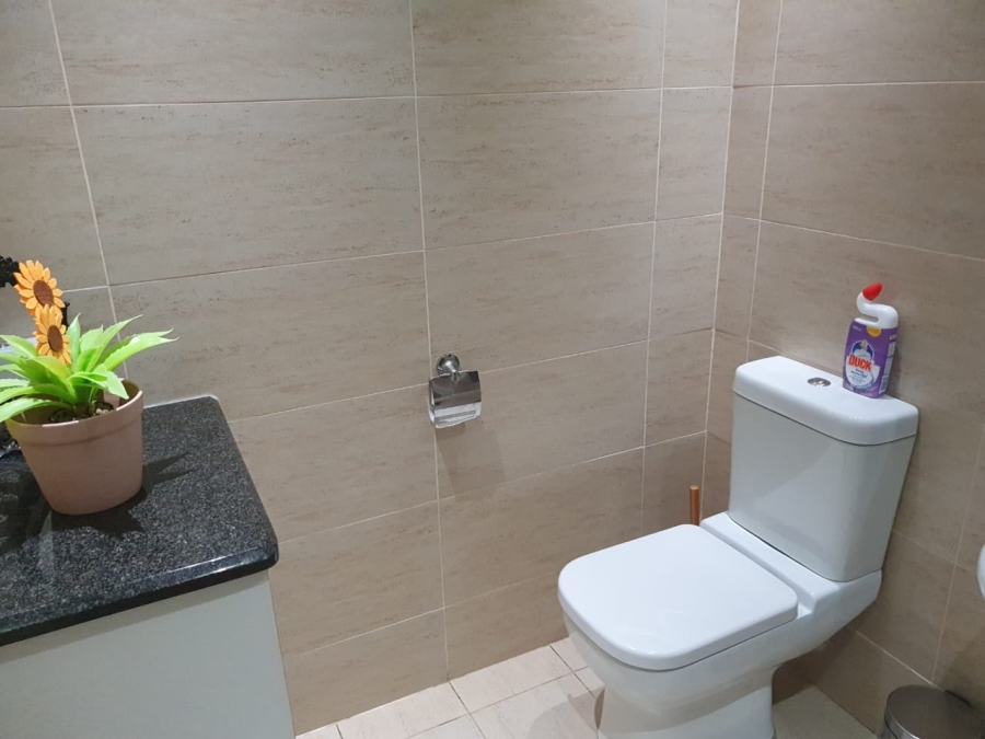 4 Bedroom Property for Sale in Amanzimtoti KwaZulu-Natal