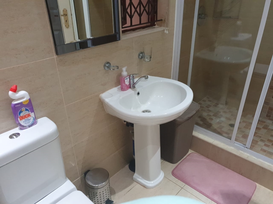 4 Bedroom Property for Sale in Amanzimtoti KwaZulu-Natal