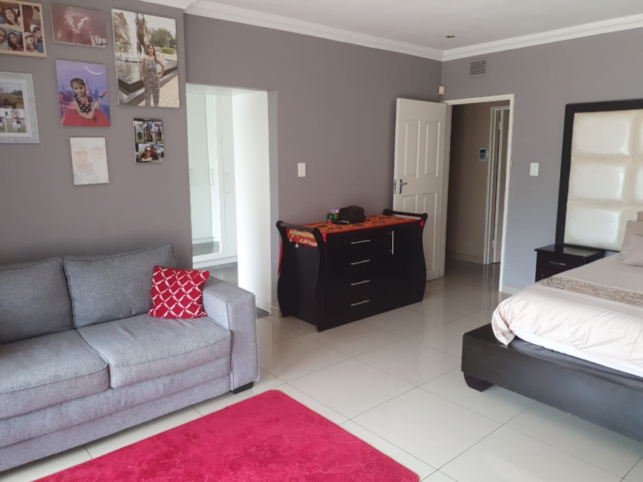 4 Bedroom Property for Sale in Amanzimtoti KwaZulu-Natal