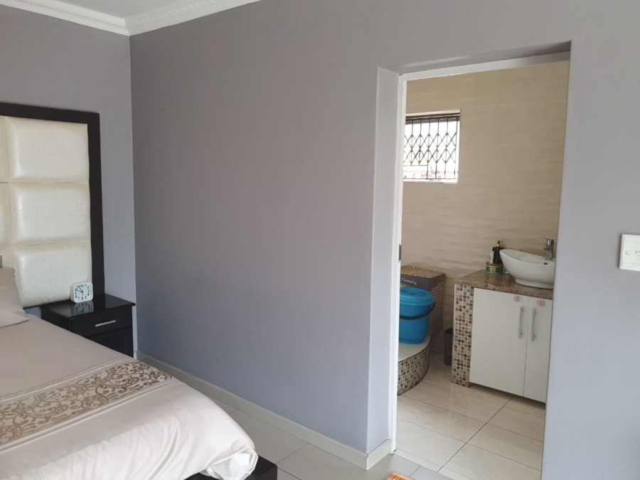 4 Bedroom Property for Sale in Amanzimtoti KwaZulu-Natal