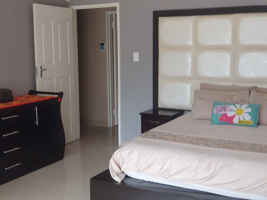 4 Bedroom Property for Sale in Amanzimtoti KwaZulu-Natal