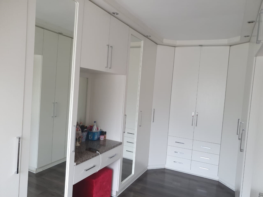 4 Bedroom Property for Sale in Amanzimtoti KwaZulu-Natal