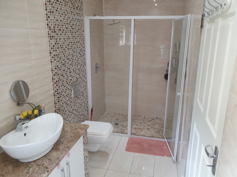 4 Bedroom Property for Sale in Amanzimtoti KwaZulu-Natal