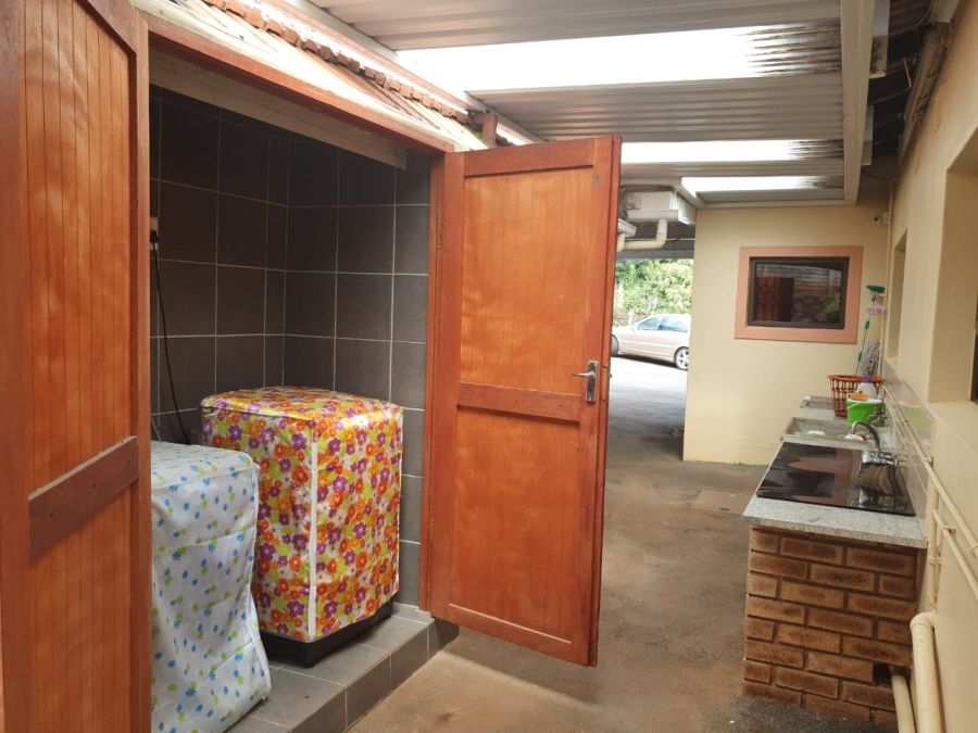 4 Bedroom Property for Sale in Amanzimtoti KwaZulu-Natal