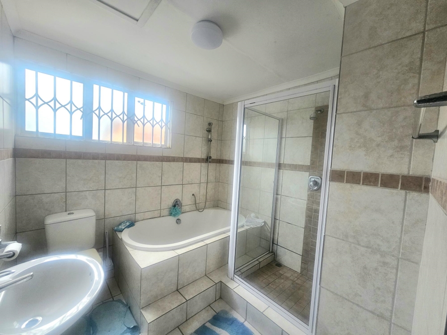 To Let 3 Bedroom Property for Rent in Fynnland KwaZulu-Natal