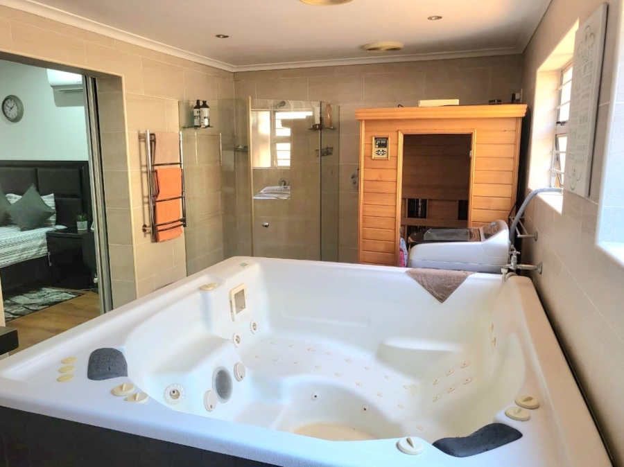 To Let 5 Bedroom Property for Rent in Fynnland KwaZulu-Natal