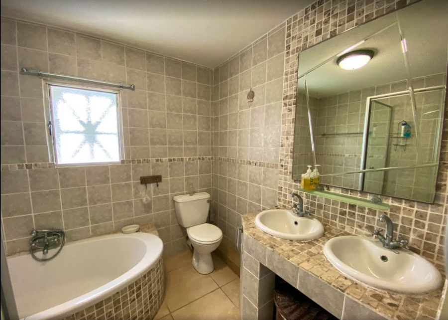 To Let 3 Bedroom Property for Rent in Salt Rock KwaZulu-Natal