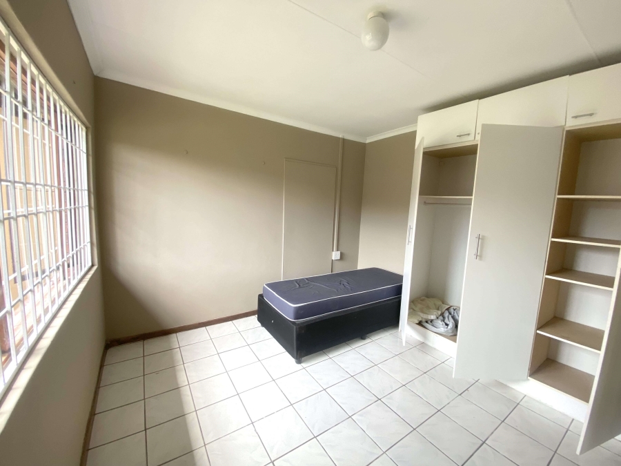 To Let 1 Bedroom Property for Rent in Hayfields KwaZulu-Natal