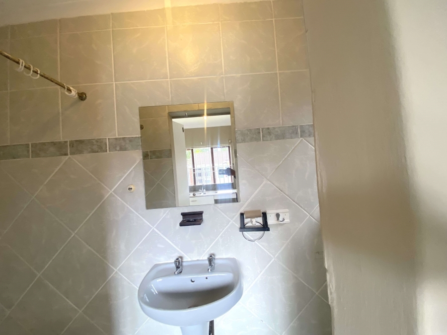 To Let 1 Bedroom Property for Rent in Hayfields KwaZulu-Natal