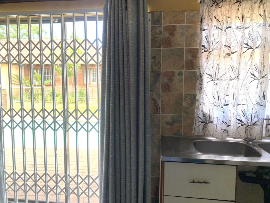 To Let 1 Bedroom Property for Rent in Hayfields KwaZulu-Natal