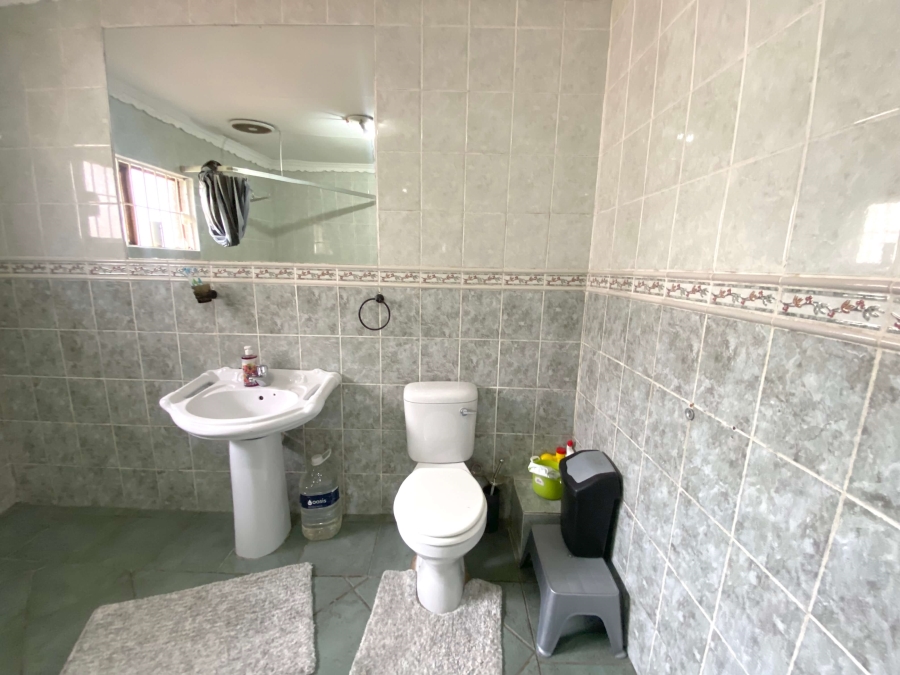 To Let 1 Bedroom Property for Rent in Hayfields KwaZulu-Natal