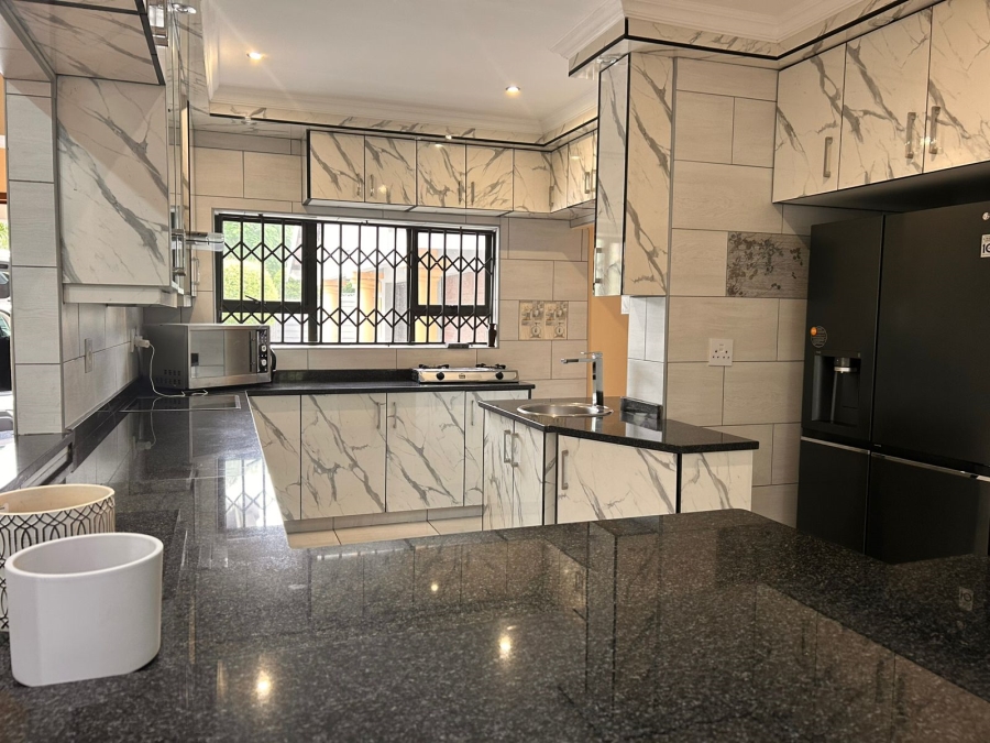 4 Bedroom Property for Sale in Veld En Vlei KwaZulu-Natal