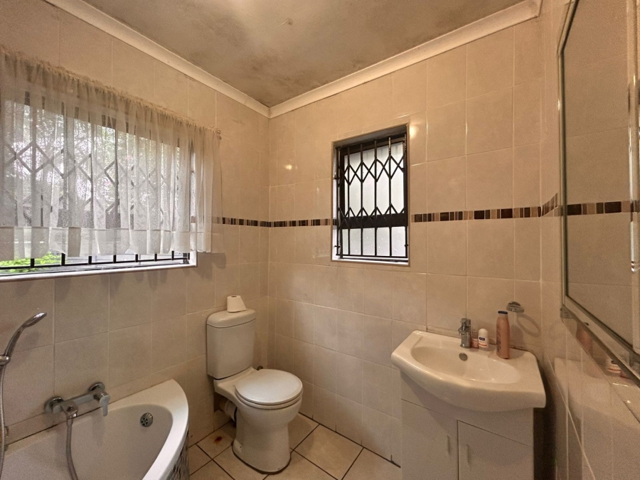 4 Bedroom Property for Sale in Veld En Vlei KwaZulu-Natal