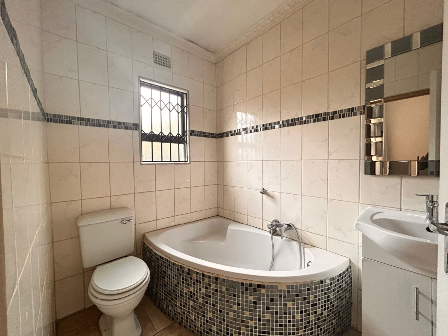 4 Bedroom Property for Sale in Veld En Vlei KwaZulu-Natal