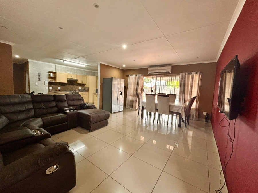 4 Bedroom Property for Sale in Birdswood KwaZulu-Natal