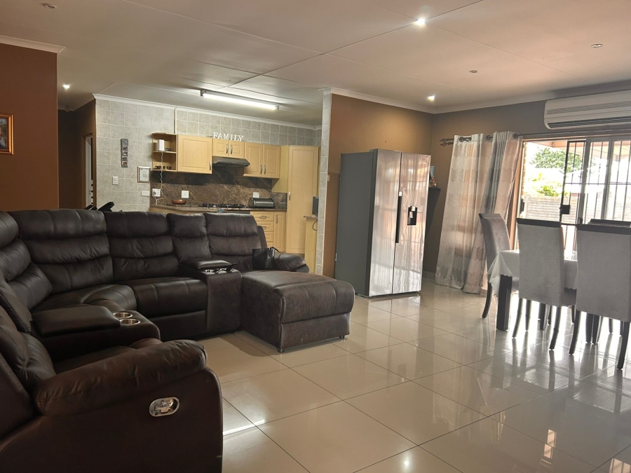 4 Bedroom Property for Sale in Birdswood KwaZulu-Natal