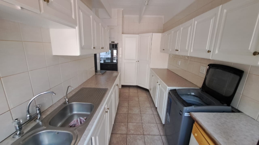 To Let 4 Bedroom Property for Rent in Meer En See KwaZulu-Natal