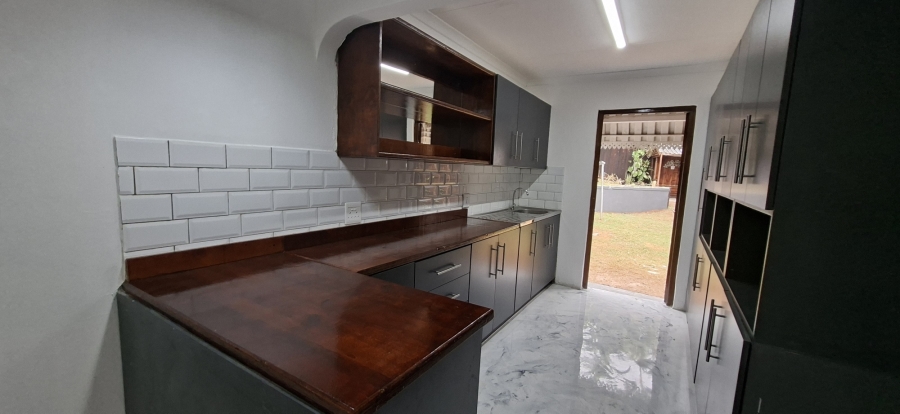 2 Bedroom Property for Sale in Kloof KwaZulu-Natal