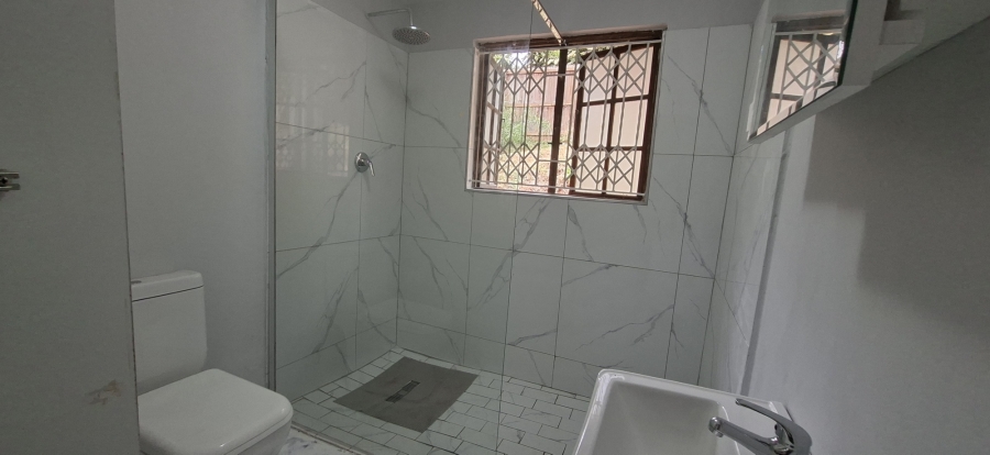 2 Bedroom Property for Sale in Kloof KwaZulu-Natal