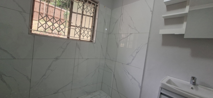 2 Bedroom Property for Sale in Kloof KwaZulu-Natal