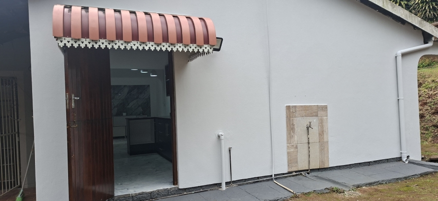 2 Bedroom Property for Sale in Kloof KwaZulu-Natal