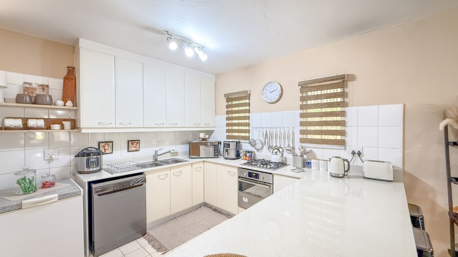 To Let 3 Bedroom Property for Rent in Willard Beach KwaZulu-Natal