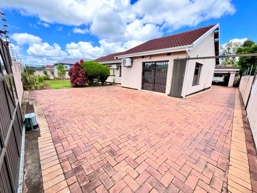 4 Bedroom Property for Sale in Ulundi KwaZulu-Natal