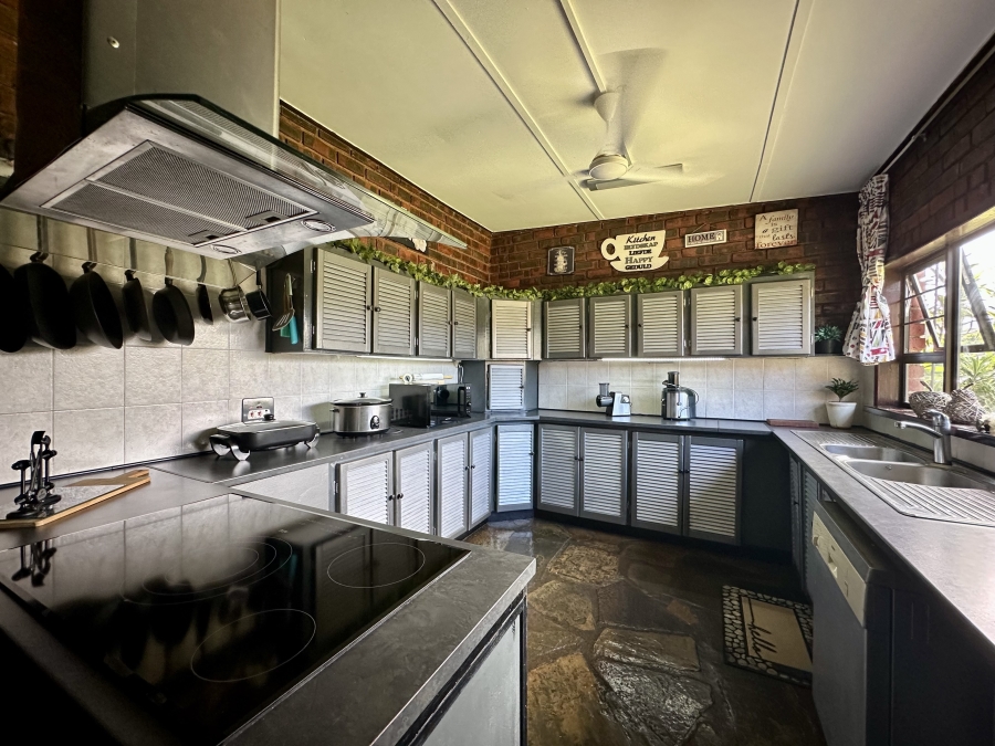 4 Bedroom Property for Sale in Meer En See KwaZulu-Natal