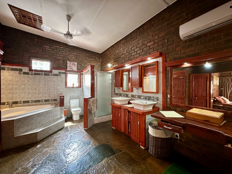 4 Bedroom Property for Sale in Meer En See KwaZulu-Natal