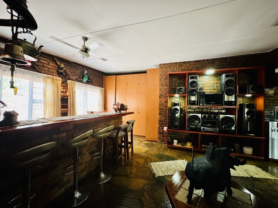 4 Bedroom Property for Sale in Meer En See KwaZulu-Natal