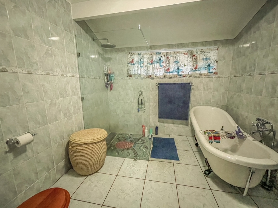 5 Bedroom Property for Sale in Mtunzini KwaZulu-Natal