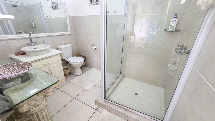 5 Bedroom Property for Sale in Southport KwaZulu-Natal