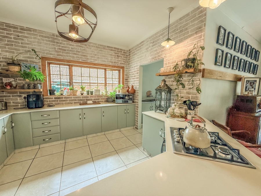 5 Bedroom Property for Sale in Panorama KwaZulu-Natal