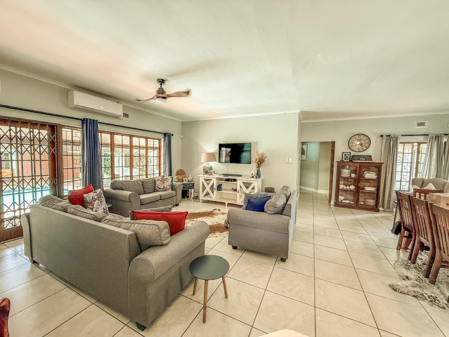 5 Bedroom Property for Sale in Panorama KwaZulu-Natal