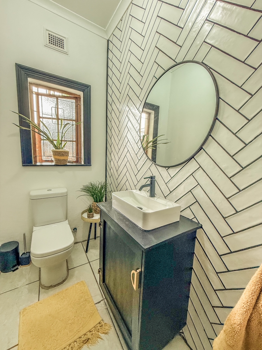 5 Bedroom Property for Sale in Panorama KwaZulu-Natal