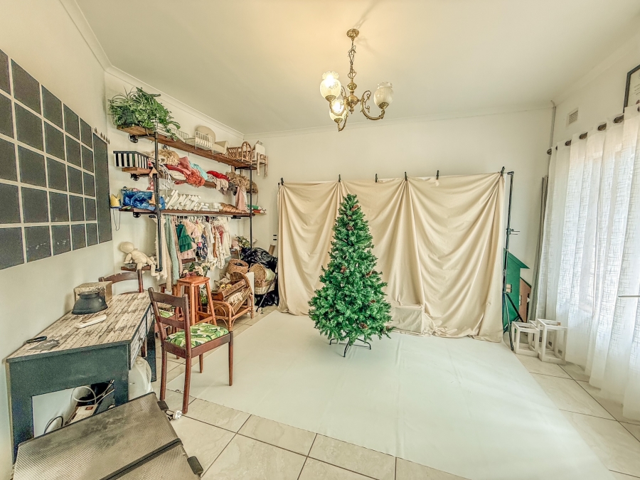 5 Bedroom Property for Sale in Panorama KwaZulu-Natal