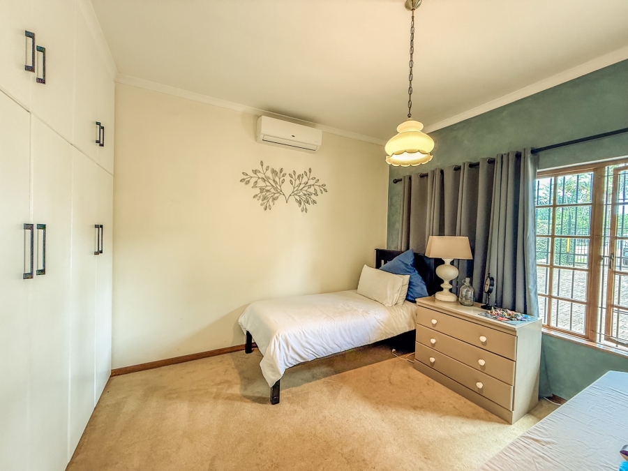 5 Bedroom Property for Sale in Panorama KwaZulu-Natal