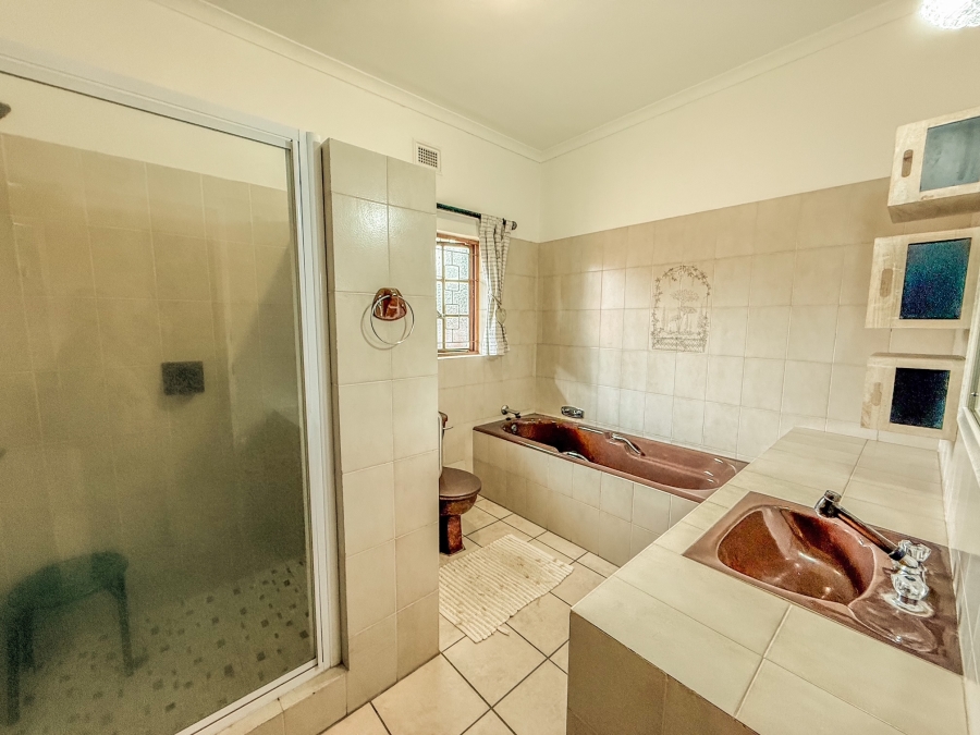 5 Bedroom Property for Sale in Panorama KwaZulu-Natal