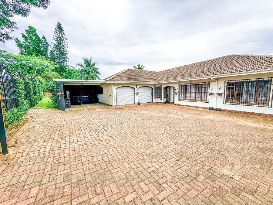 5 Bedroom Property for Sale in Panorama KwaZulu-Natal