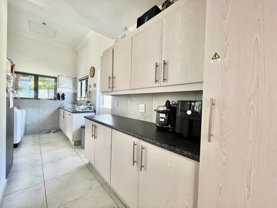 To Let 2 Bedroom Property for Rent in Palm Lakes Estate KwaZulu-Natal