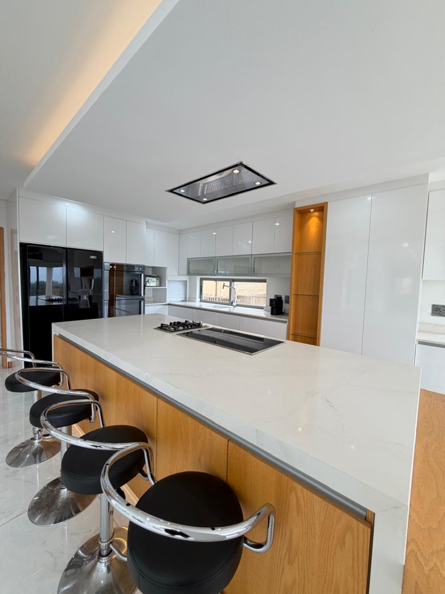 4 Bedroom Property for Sale in La Mercy KwaZulu-Natal