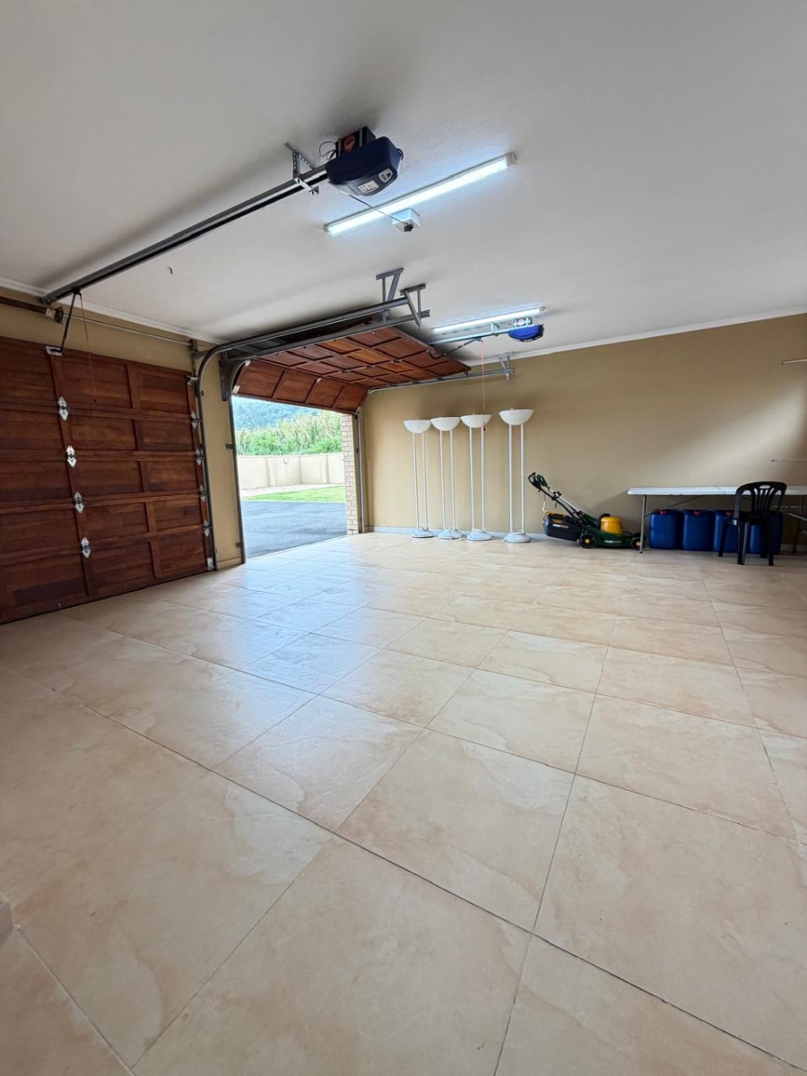 4 Bedroom Property for Sale in La Mercy KwaZulu-Natal