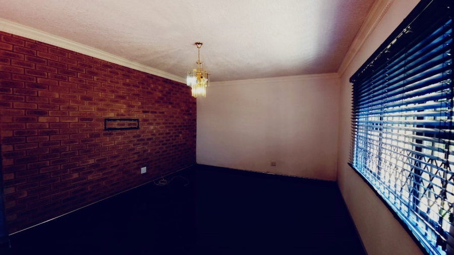 To Let 2 Bedroom Property for Rent in Hayfields KwaZulu-Natal