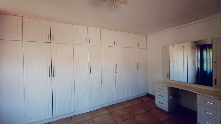 To Let 2 Bedroom Property for Rent in Hayfields KwaZulu-Natal