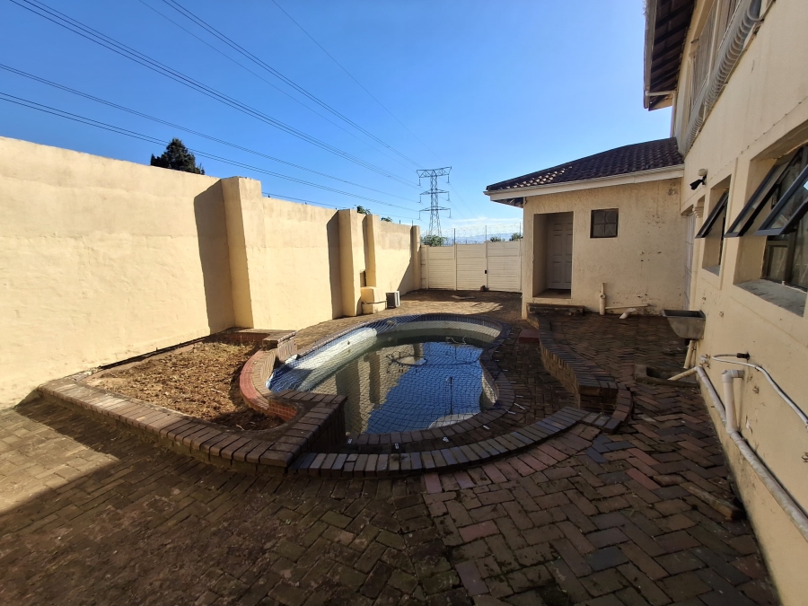 5 Bedroom Property for Sale in Eastwood KwaZulu-Natal