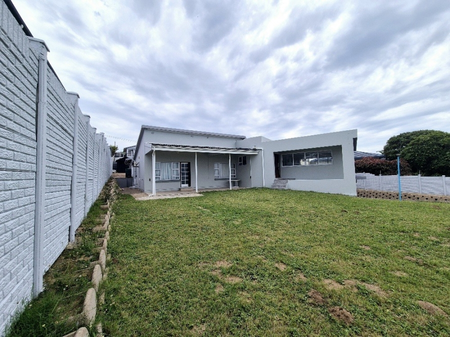 3 Bedroom Property for Sale in Manaba Beach KwaZulu-Natal