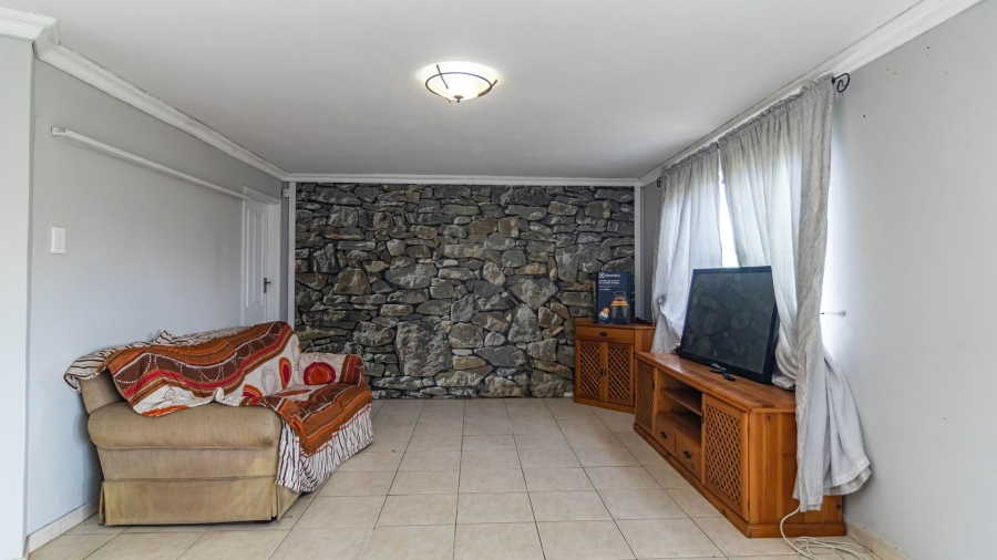 6 Bedroom Property for Sale in Ocean View KwaZulu-Natal