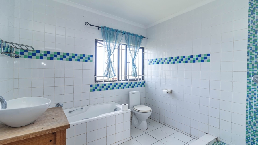 6 Bedroom Property for Sale in Ocean View KwaZulu-Natal