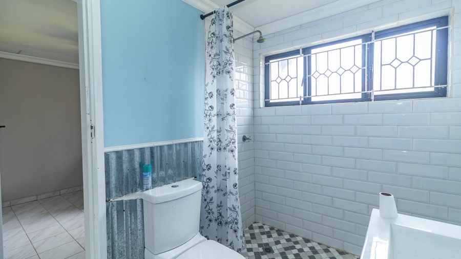 6 Bedroom Property for Sale in Ocean View KwaZulu-Natal